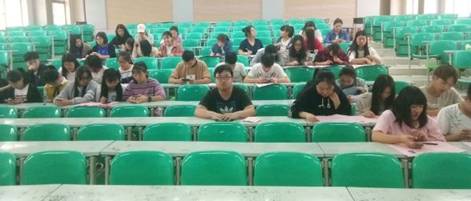 青年志愿者协会开展激昂青春,展望未来主题交